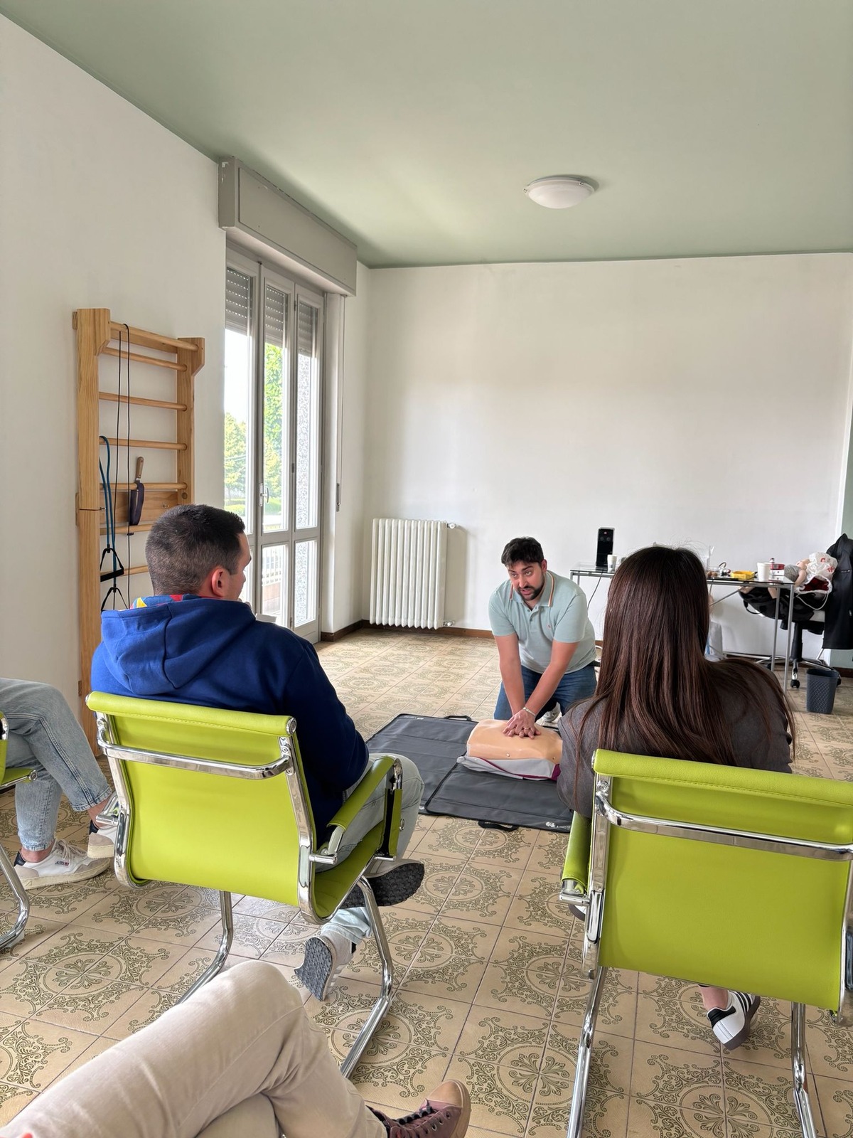 Un incontro di formazione con spiegazioni ed esercitazioni in aula